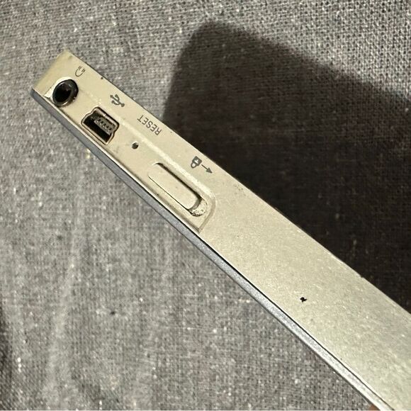 Philips GoGear 8GB MP3 Video Player – As Is - Picture 13 of 17